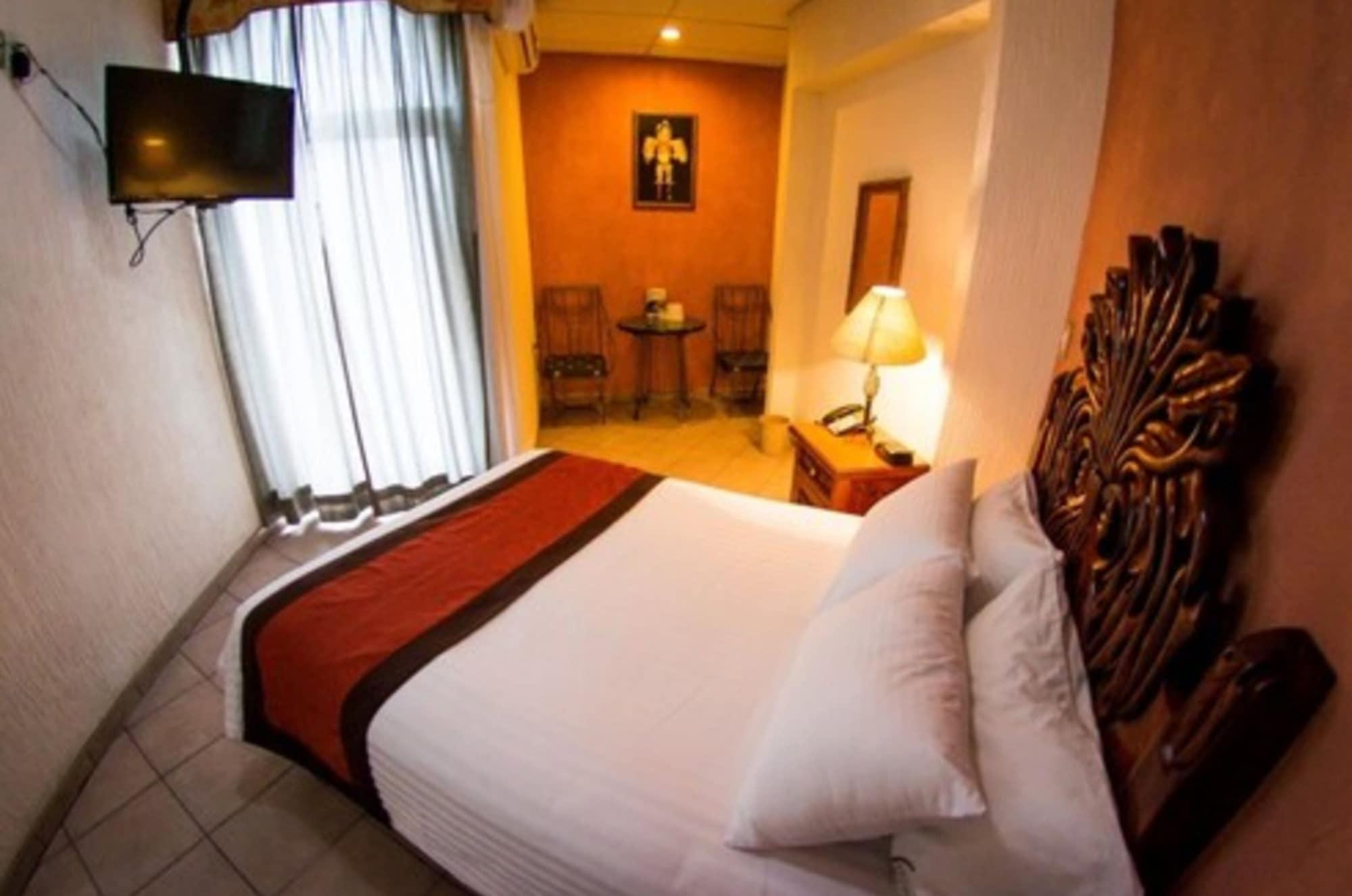 Hotel Real Azteca Boulevard León Buitenkant foto