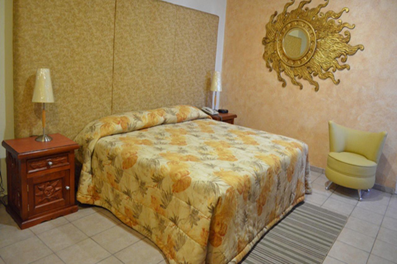 Hotel Real Azteca Boulevard León Buitenkant foto