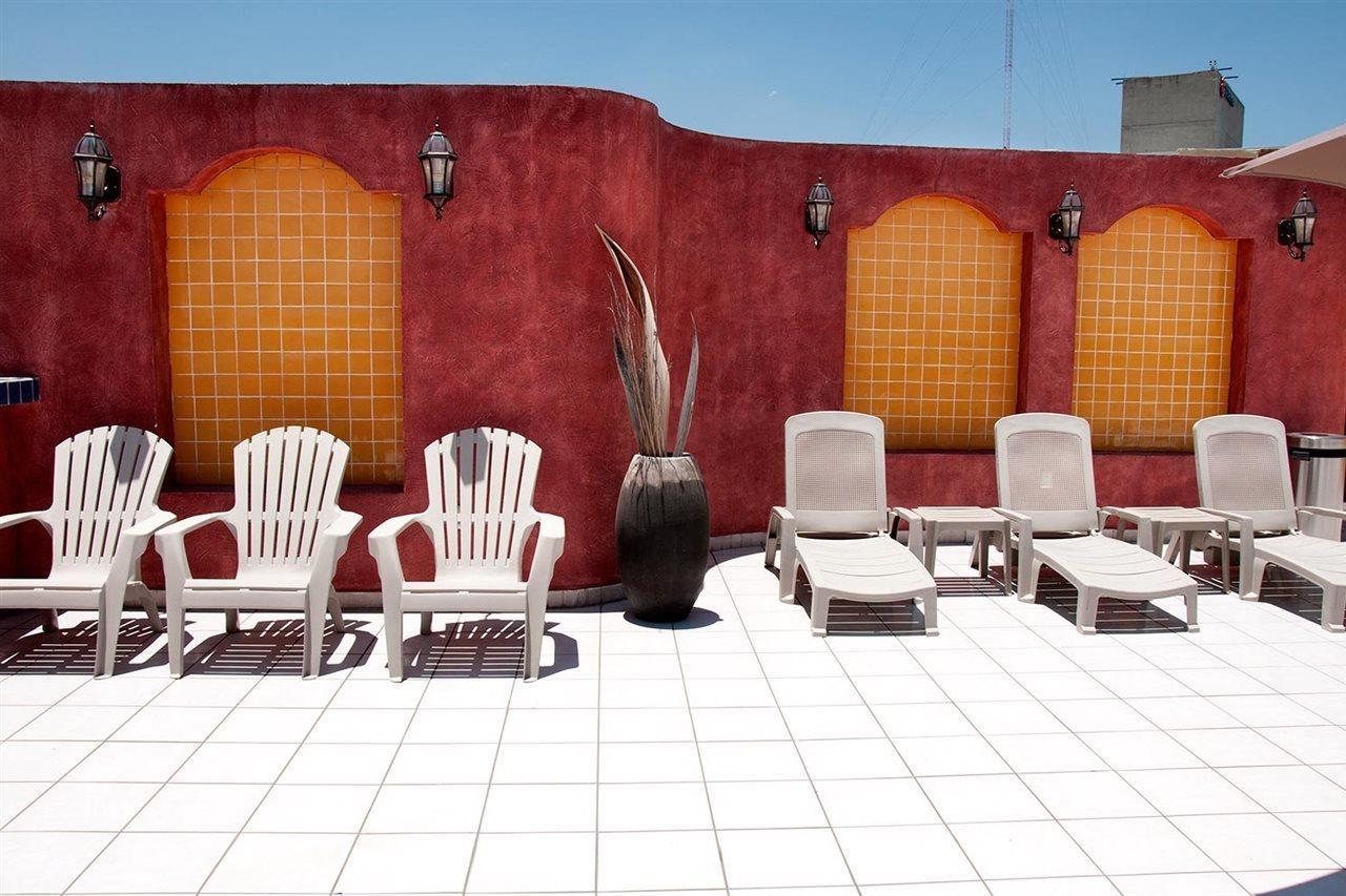 Hotel Real Azteca Boulevard León Buitenkant foto