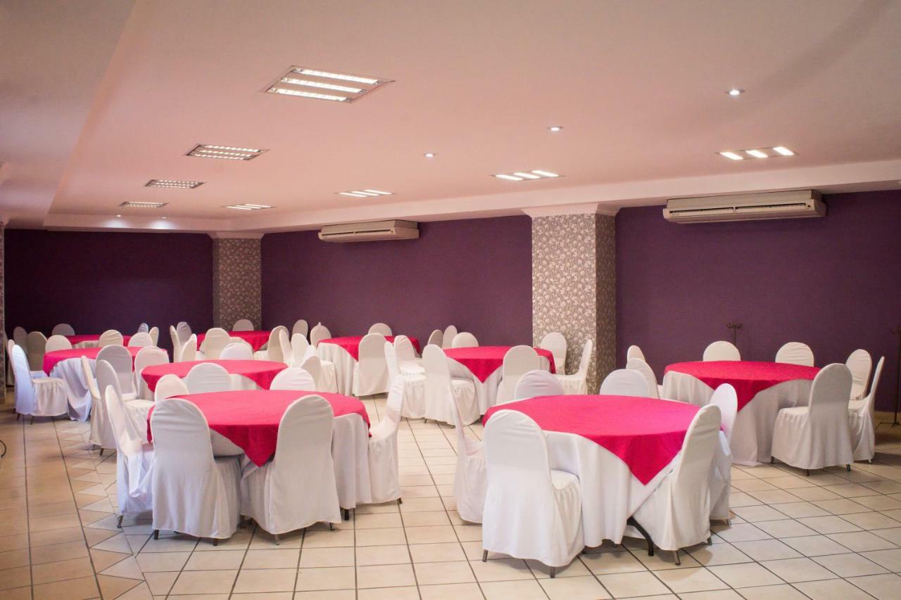 Hotel Real Azteca Boulevard León Buitenkant foto
